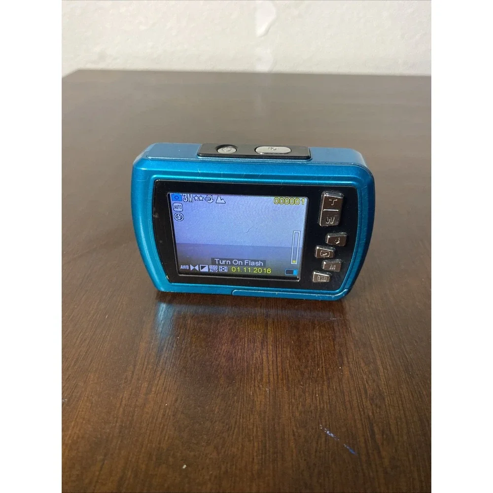 Polaroid Ultra Compact BLUE Camera 16MP  Beginner Photography Easy Use ISO48